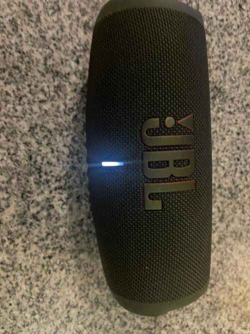 JBL CHARGE 5 PORTABLE BLUETOOTH WATERPROOF  SPEAKER  MINT CONDITION