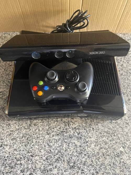 X BOX 360 S 250 GB GOOD  CONDITION WITH 1 CONTROLLER AND KINECT