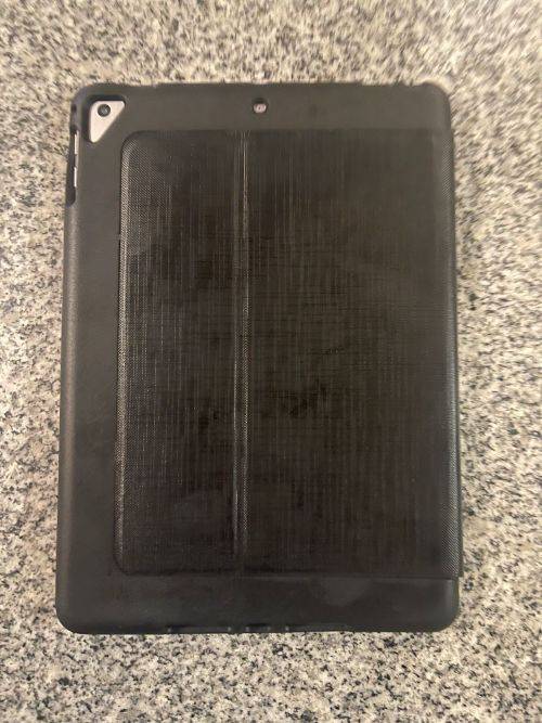 IPAD 6TH GEN MODEL A1893 128GB MINT WIFI