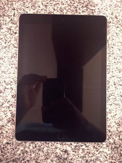 IPAD 6TH GEN MODEL A1893 128GB MINT WIFI