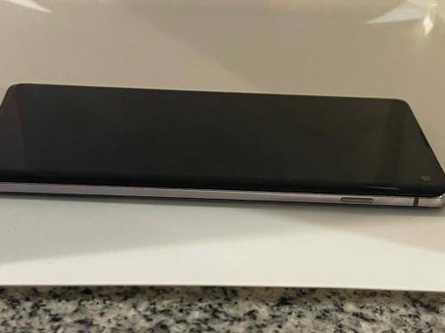 SAMSUNG S10 SINGLE SIM 8GB RAM 128 GB MEMORY MINT CONDITION