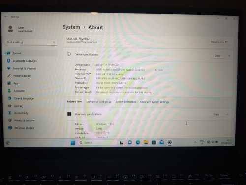 Asus ZenBook UM425U AMD RYZEN 7 5700U WITH RADEON GRAPHICS