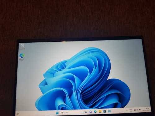 Asus ZenBook UM425U AMD RYZEN 7 5700U WITH RADEON GRAPHICS