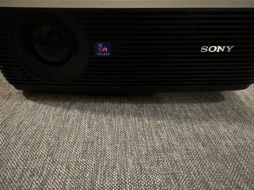Sony VPL-EX4 XGA (1024 x 768) LCD Multimedia Projector Please read