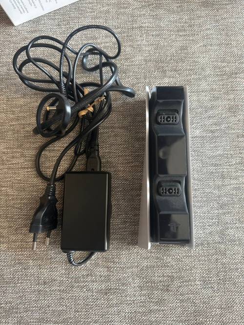 PS5 DualSense Charging Station and PS5 Remote