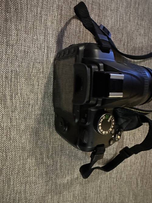 NIKON D3000 WITH 28-80MM LENS
