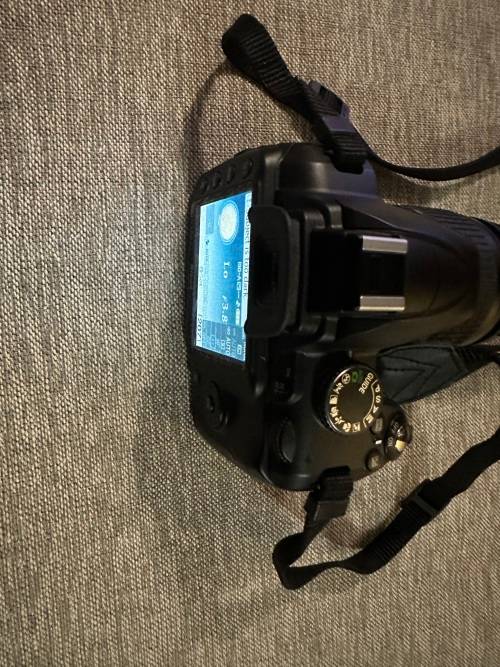 NIKON D3000 WITH 28-80MM LENS