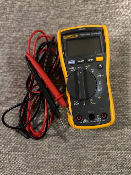 FLUKE 117 MULTIMETTRE GOOD CONDITION