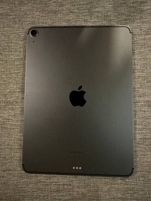 iPad Air 5th Gen 64GB (Wi-Fi+Cell A2589)   [M1]  MINT CONDITION