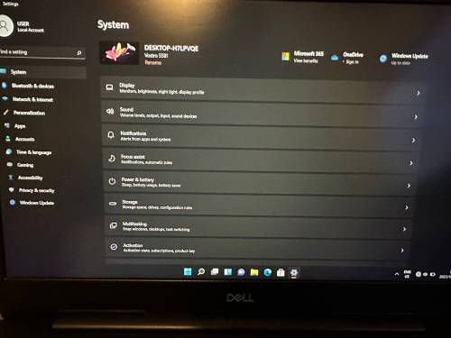 Dell Vostro 5581 8th Gen Intel Core i5-8265U, 16GB RAM, 256GB m.2 SSD,, 15.6` FHD