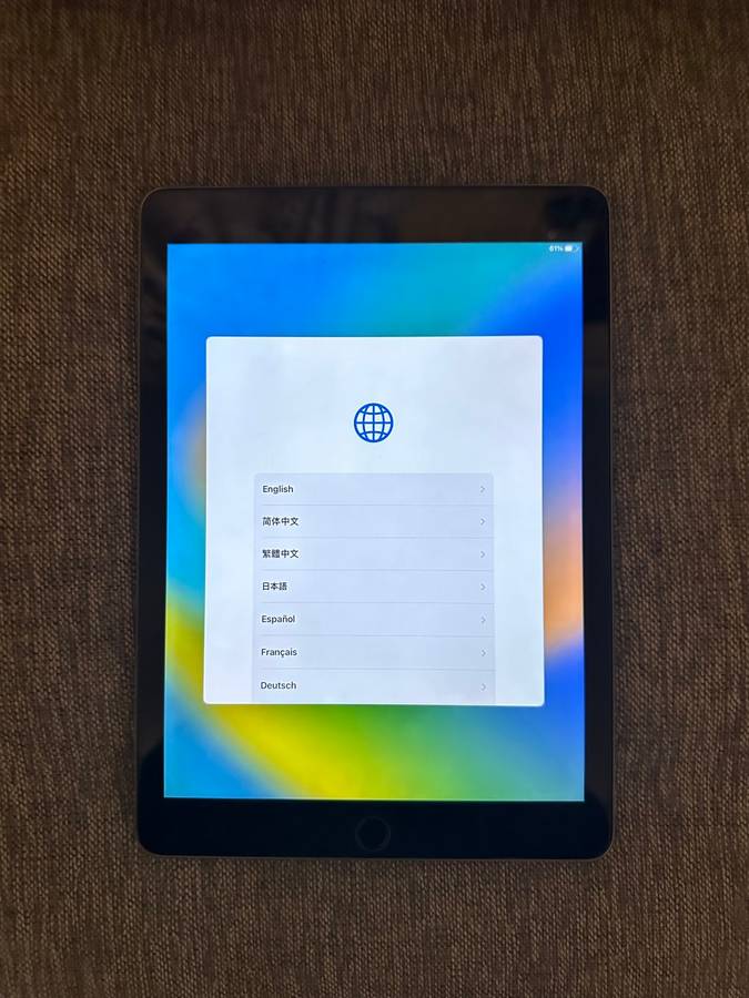 IPAD PRO 9.7 INCH MODEL A1673 32GB WIFI MINT CONDITION