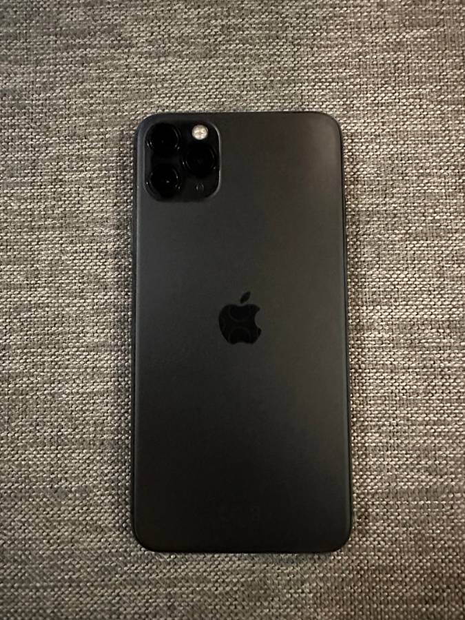 I PHONE 11 PRO MAX 256GB NEW BATT MINT CONDITION PLIZ READ