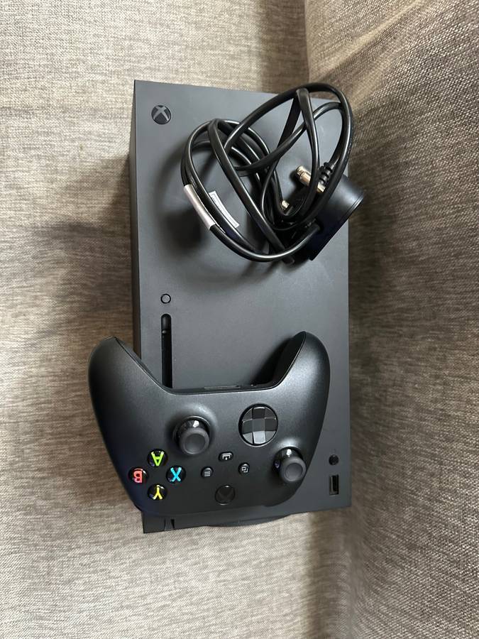 X BOX ONE  SERIES X 1TB SSD 1 CONTROLLER MINT AS NEW CONDITION