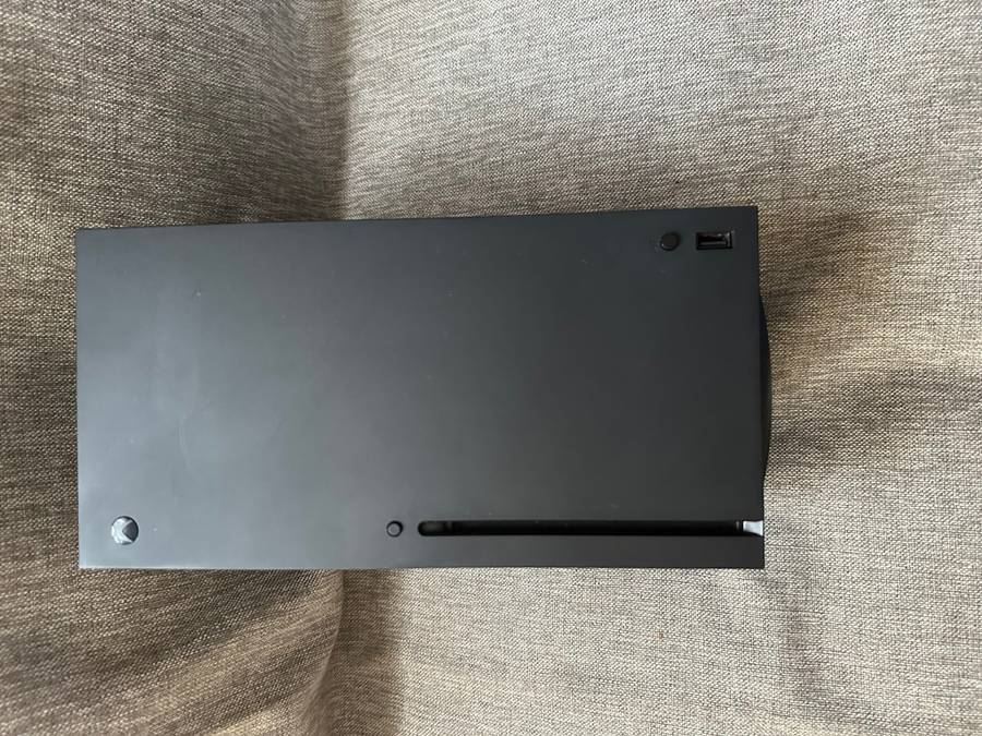 X BOX ONE  SERIES X 1TB SSD 1 CONTROLLER MINT AS NEW CONDITION
