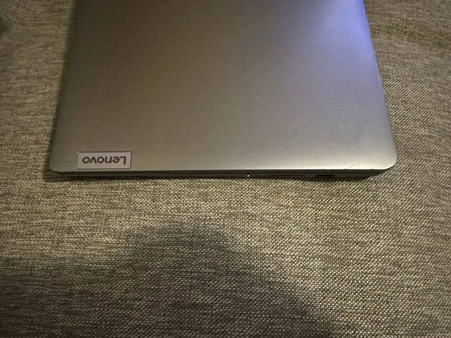 Lenovo IdeaPad 3 15ADA6 15.6-inch HD Laptop - AMD Athlon Gold 8gb Ram 256gbssd