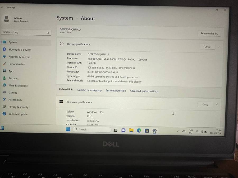 DELL Vostro 13  5370 8th Gen Intel Core i7-8550U 16gb Ram 512gb Ssd Mint Condition
