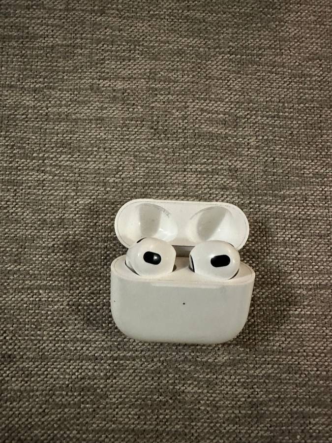 Apple AirPods 3rd Generation with Lightning Charging Case