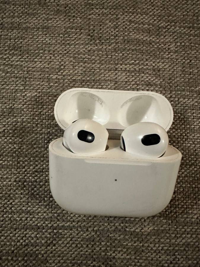 Apple AirPods 3rd Generation with Lightning Charging Case