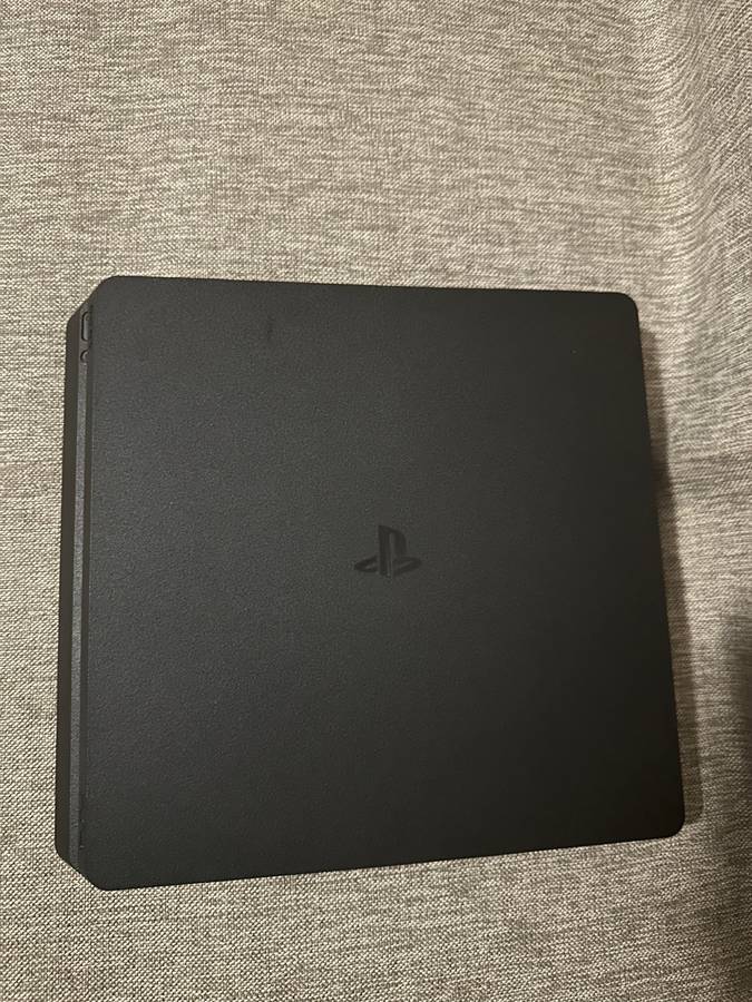 PLAYSTATION 4 SLIM 1TB  1 CONTROLLER