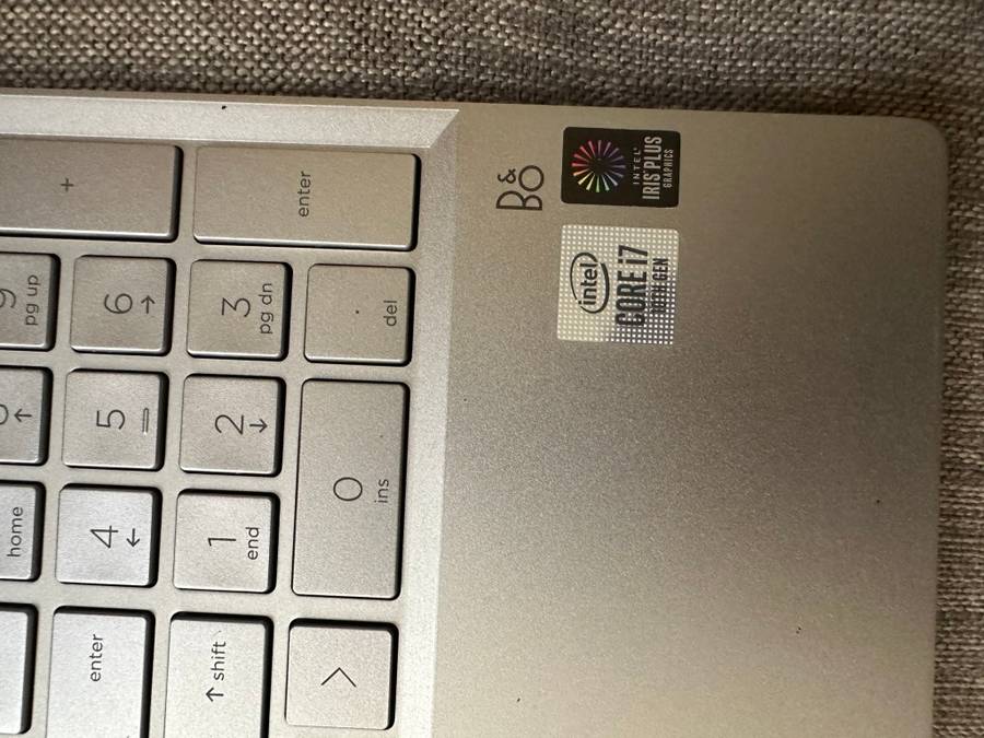 Hp Pavillion 15-Cs3002ni Core 17 10th gen 16gb ram 512gb ssd Intel [R] Iris[R] Plus Graphics
