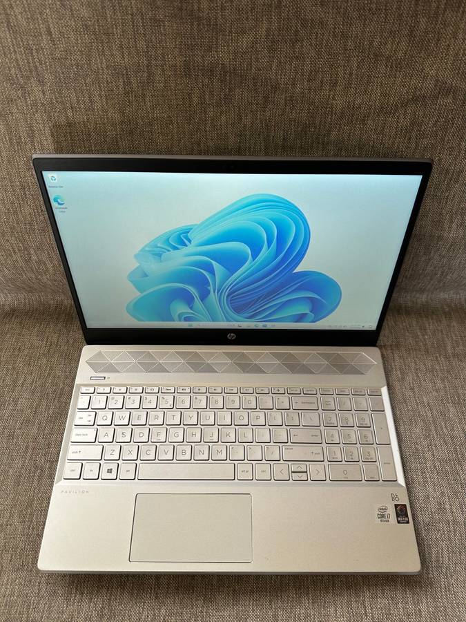 Hp Pavillion 15-Cs3002ni Core 17 10th gen 16gb ram 512gb ssd Intel [R] Iris[R] Plus Graphics