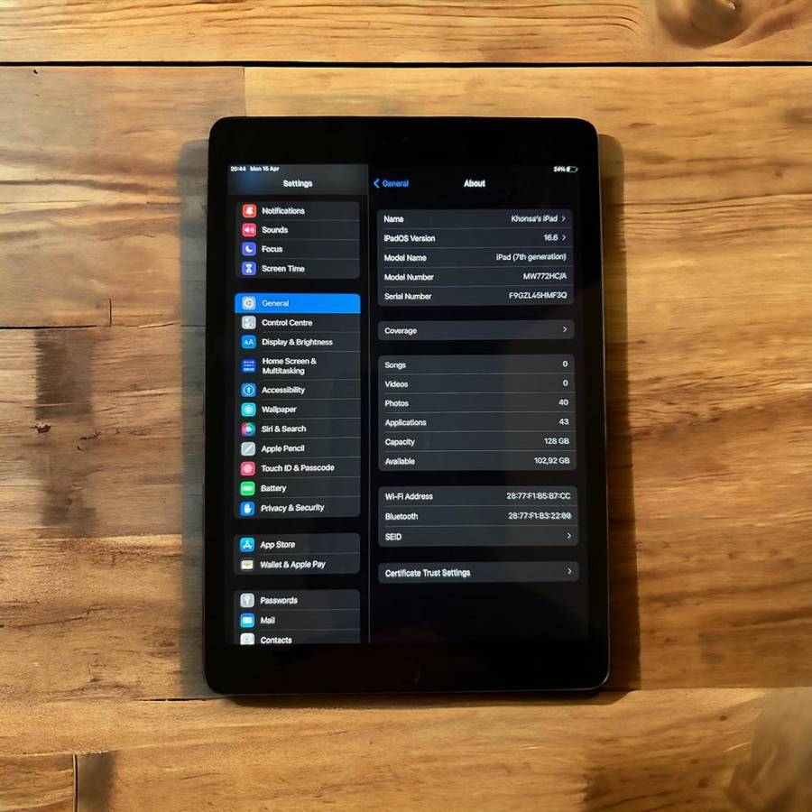 iPad (2019, 10.2-inch , 7th Generation) Wi-Fi 128GB - Grey Mint Condition