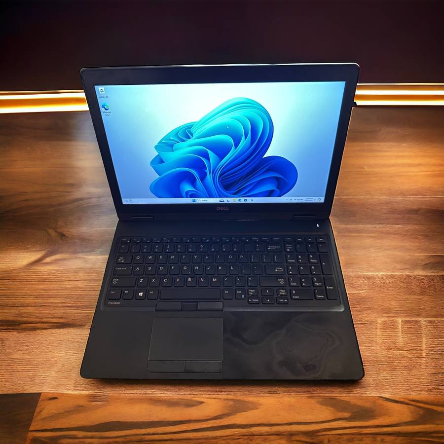 Dell Latitude 5590,8th Gen Intel i7-8650U@1.9GHz, 8GB RAM, 256GB m.2 SSD, 15.6` FHD Display, LTE