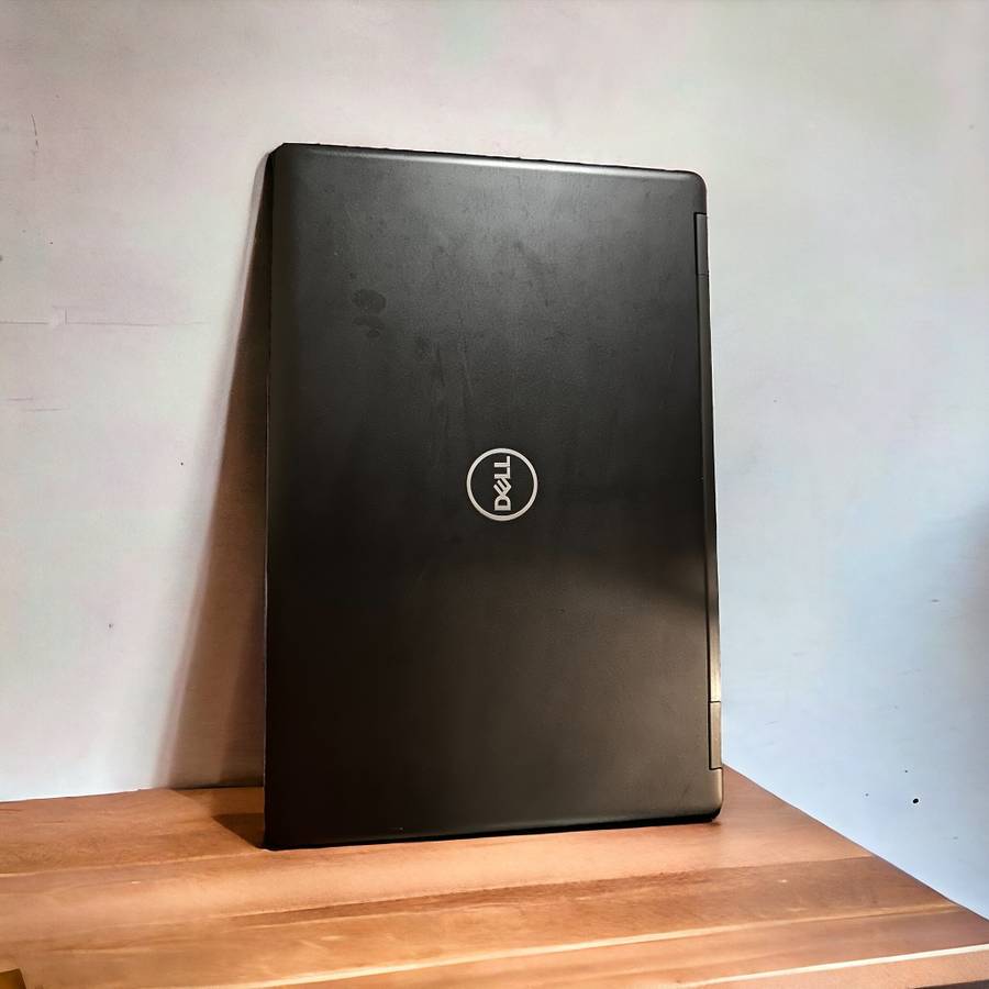 Dell Latitude 5590,8th Gen Intel i7-8650U@1.9GHz, 8GB RAM, 256GB m.2 SSD, 15.6` FHD Display, LTE