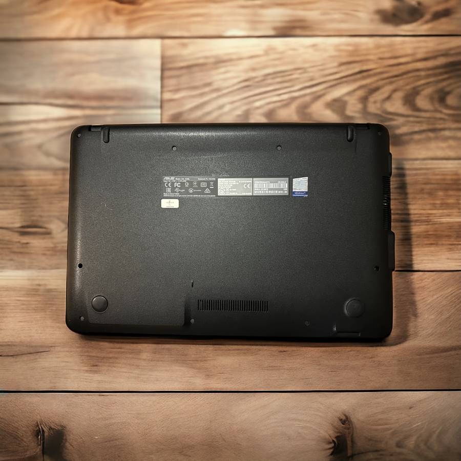 Asus X540LA, Intel i3-5005U@2.0GHz, 4GB RAM, 1TB HDD, 15.6