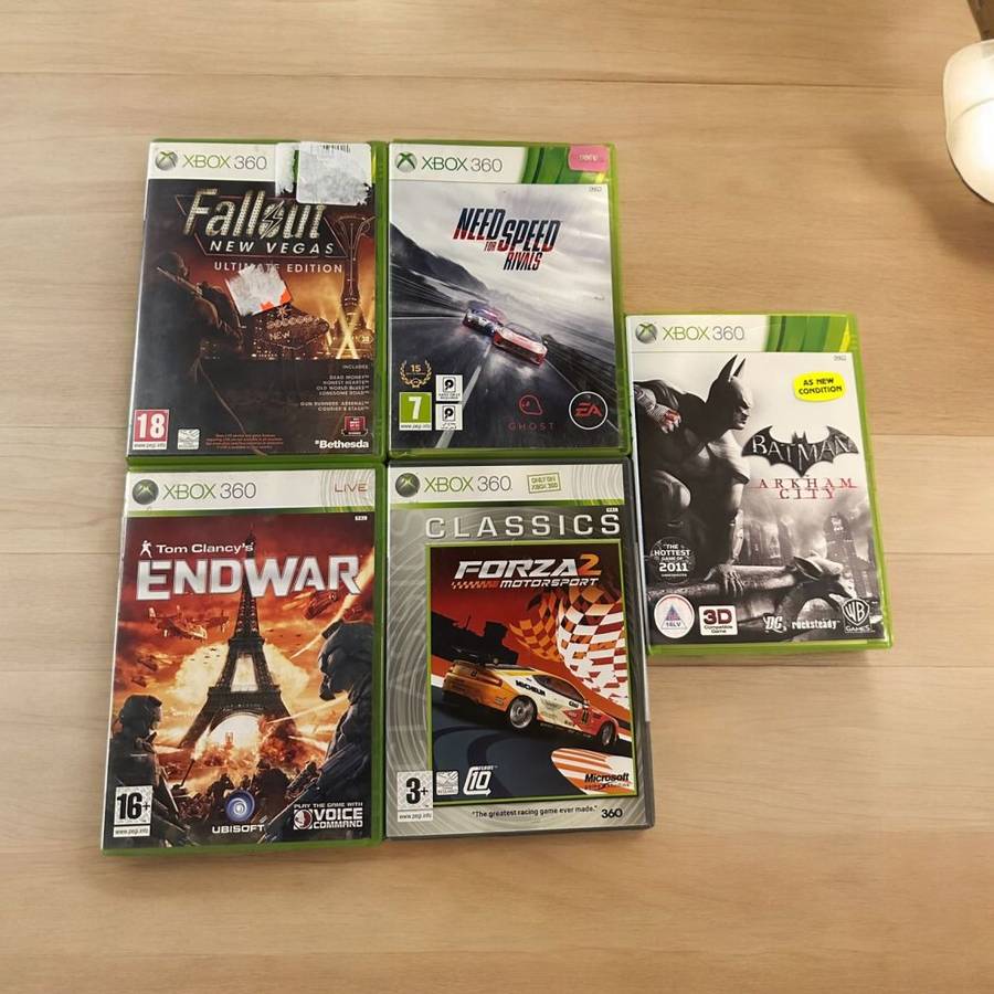 X BOX 360 500GB 2 CONTROLLERS & 11 GAMES
