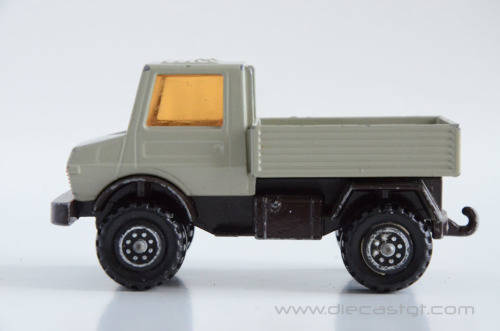 Matchbox Super Kings K-30 Mercedes Unimog and K-32 Trailer