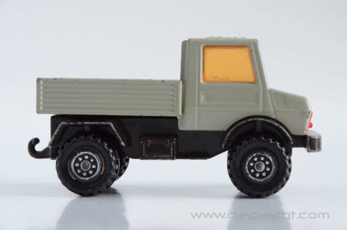 Matchbox Super Kings K-30 Mercedes Unimog and K-32 Trailer