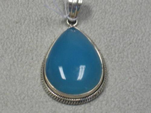 beautifull!!! Chalcedony Pendant set in 925 sterling silver