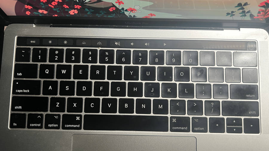 MacBook Pro (13-inch, 2017, FOUR Thunderbolt 3 ports) with Touch Bar