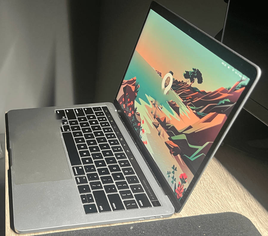 MacBook Pro (13-inch, 2017, FOUR Thunderbolt 3 ports) with Touch Bar