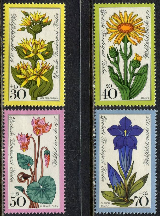 Germany/Berlin - Flowers - 1975 - MNH