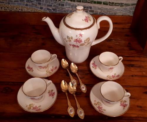 ROYAL SWAN of STAFFORDSHIRE Porcelain Coffee Pot & 4 Demitasse Coffee Cups & Saucers Duos - Vintage