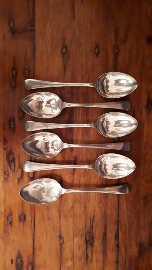 VINTAGE SET OF 6 IDENTICAL SILVER PLATED Dinner spoons