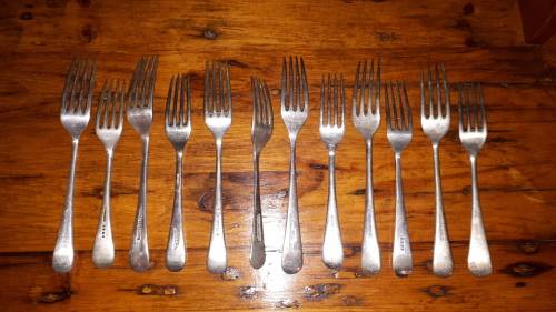 12 VINTAGE SILVER PLATED FORKS: 6 Dinner Forks and 6 Entre/Salad Forks