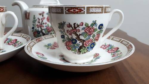 VINTAGE 1945 - 1957 BRISTOL CHINA FINE PORCELAIN TEA SET - 2 CUP TEAPOT AND 2  COMPLETE DUOS - INDIA