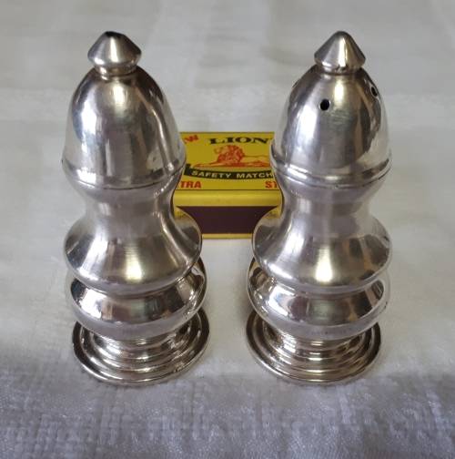 VINTAGE HEAVY SILVER PLATED SALT AND PEPPER SHAKER SET