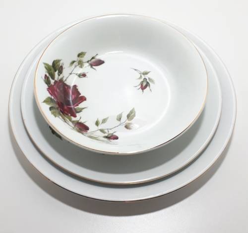 23 Piece Alfred Meakin Glo White Dinner Set - White With Rose Pattern And Gold Trim