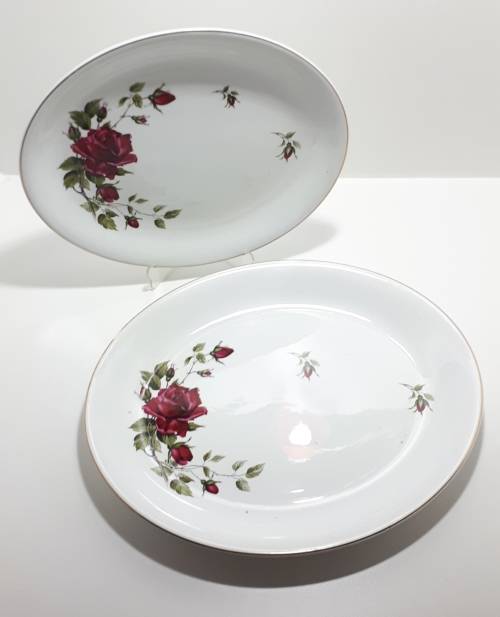 23 Piece Alfred Meakin Glo White Dinner Set - White With Rose Pattern And Gold Trim