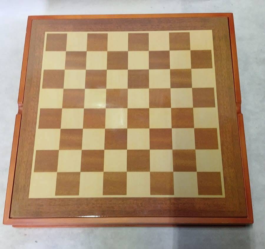 Chessboard Box