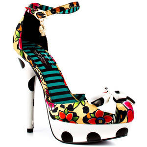 IRON FIST HEELS - LOUNGE DAYS PLATFORM - SIZE 8