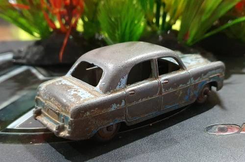 Dinky Toys No 162 Ford Zephyr