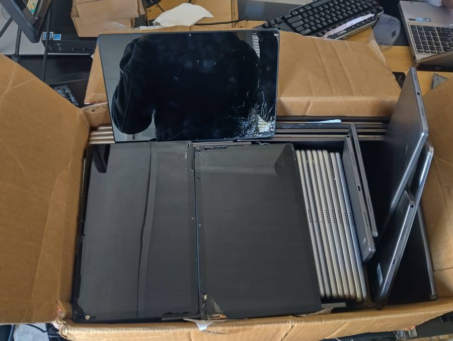 Samsung Galaxy Tab A7 10 (2020) Android tablet 32 LTE  Need Screen Replacement