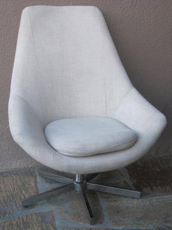 Retro high back swivel lounge chair