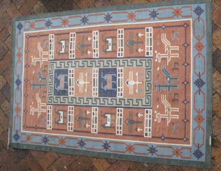 Large vintage kilim area rug (182 x 123 cm)