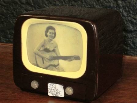 RARE Retro 1950's Philips Bakelite Lenticular Music Box